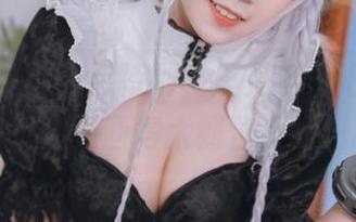 这套写真真有点特别，里见年一把女孩的气息刻画得太到位了吧。