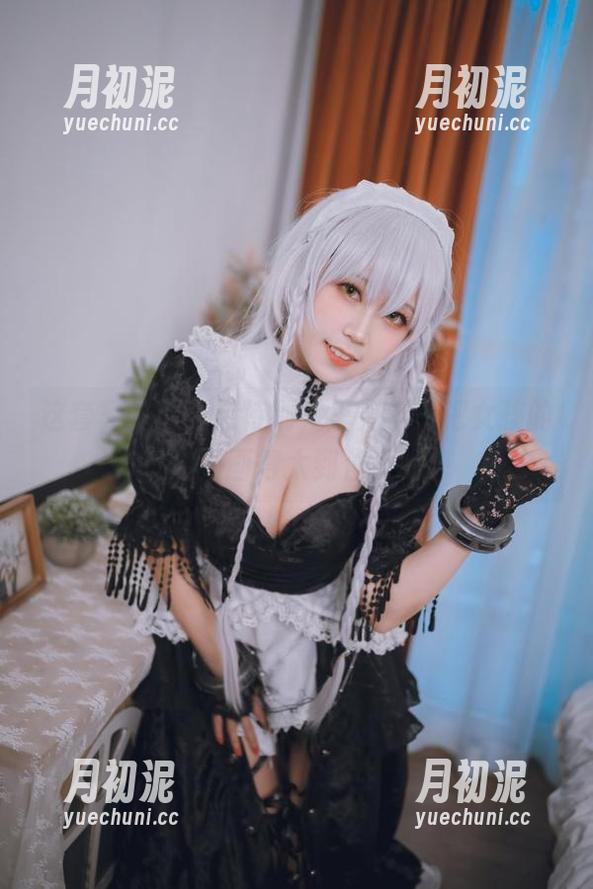 这套写真真有点特别，里见年一把女孩的气息刻画得太到位了吧。