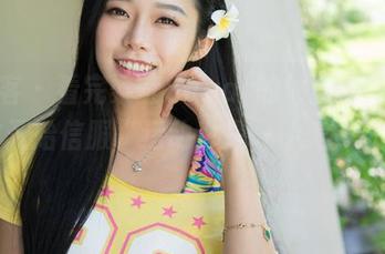 青豆客 - 看完梁莹Sugar的体操服写真，我才开始信服“运动也是一种美”这件事。