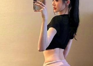 微密圈 - 私拍里的那抹绿色：黎允熙baby的漏背裙教会我什么叫“不负责的诱惑”